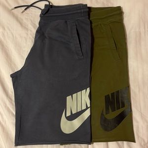 NIKE CLUB ALUMNI COTTON MENS SHORTS SZ SMALL 2 PAIRS